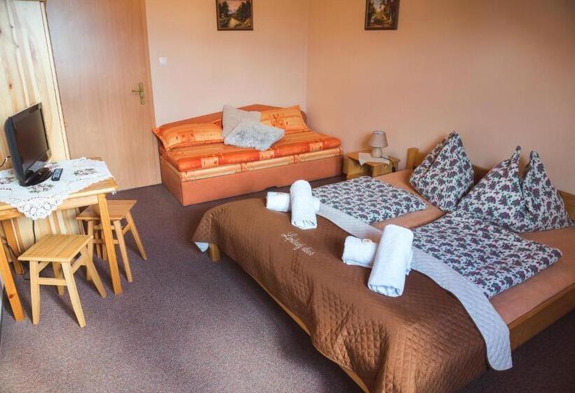 חדר בסיסי, Pezión Limbový Dvor