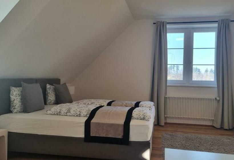 Люкс, & Restaurant Schloss Schwandegg