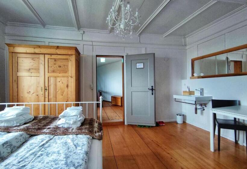 Семейный Номер Deluxe, & Restaurant Schloss Schwandegg