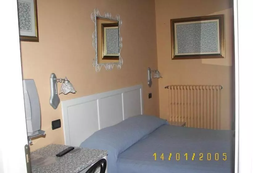 اتاق استاندارد با بالکن, Albergo Sangrilà