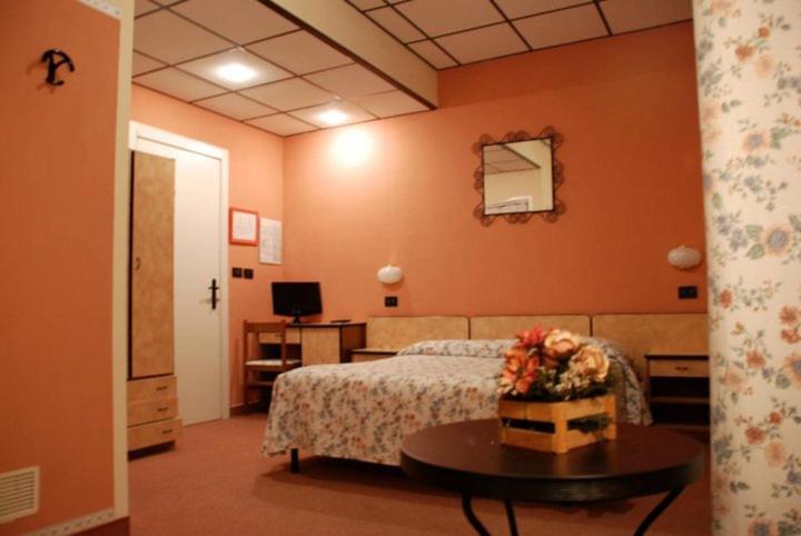 חדר סטנדרט עם מרפסת, Albergo Sangrilà