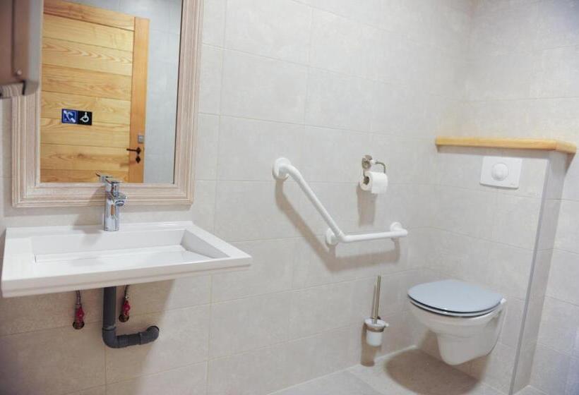 غرفة قياسية لذوى الاحتياجات الخاصة, Auberge de l'Abbaye