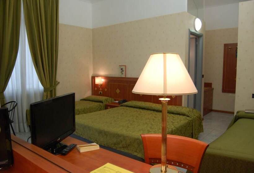 غرفة قياسية رباعية, Chelsea