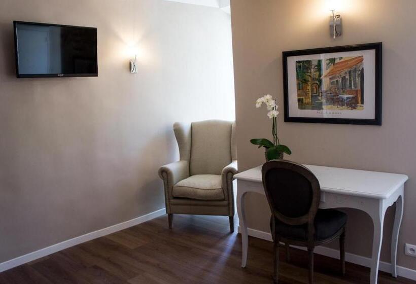 Номер Престиж, De France