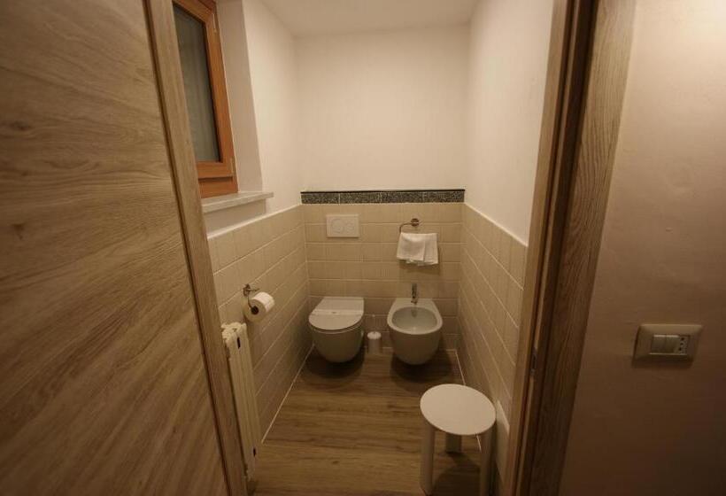 四人高级间, Europa