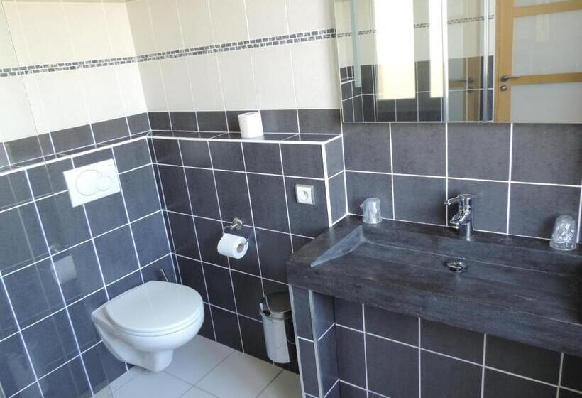 キングサイズベッドのスタンダードルーム, Hôtel Lac Et Forêt