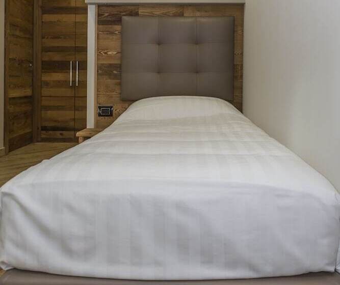 غرفة قياسية فردية, K2