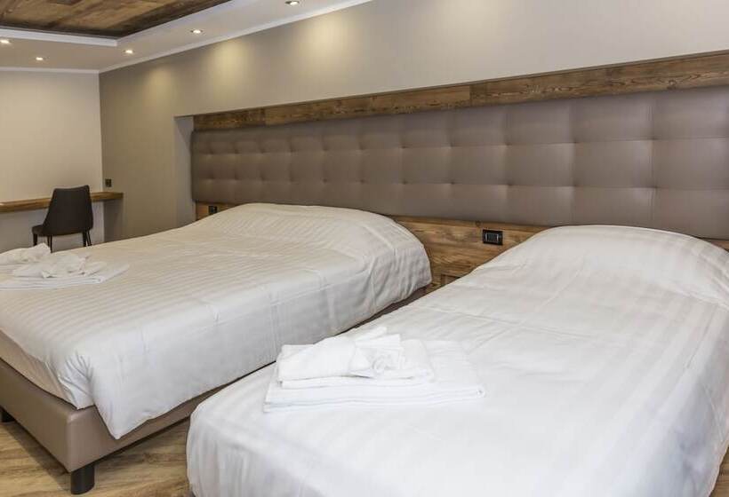 غرفة قياسية ثلاثية, K2