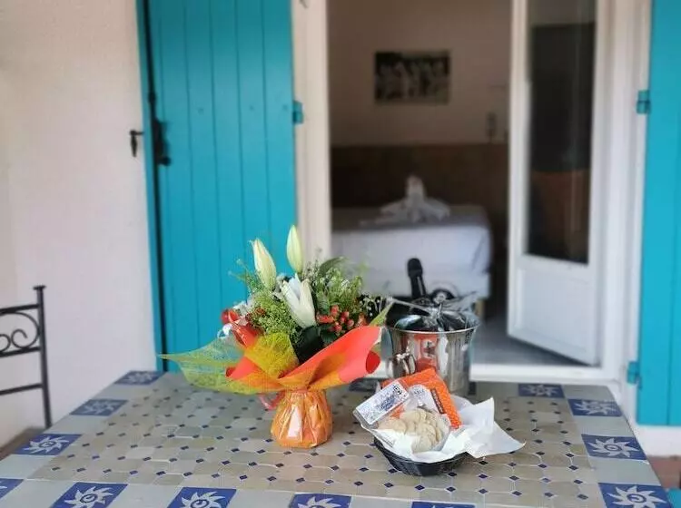 اتاق استاندارد, L Auberge Camarguaise