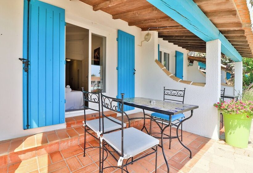 Номер Стандарт Трехместный, L Auberge Camarguaise