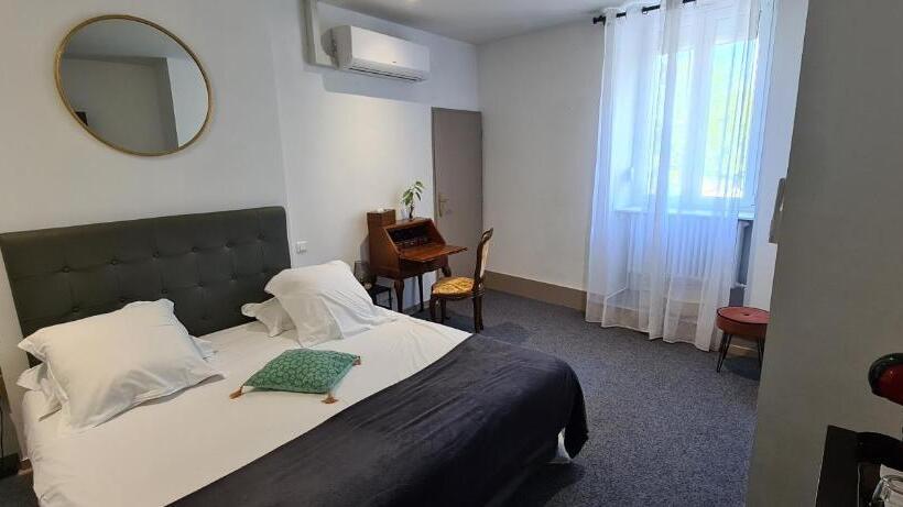 Семейный Номер, La Truite De La Loue