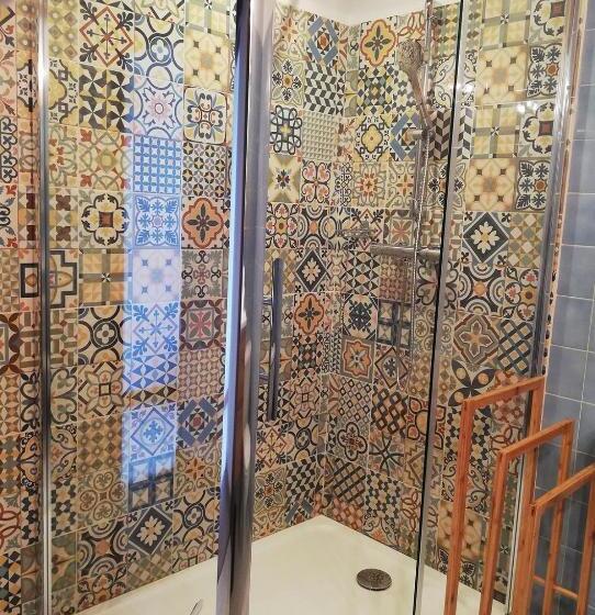 חדר סטנדרט לשלושה, Le Taconet