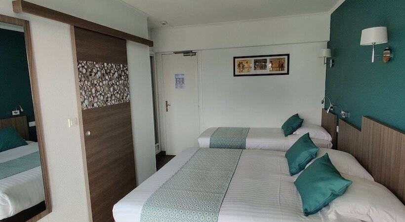 带海景的高档三人间, Logis Hôtel Les Bleuets