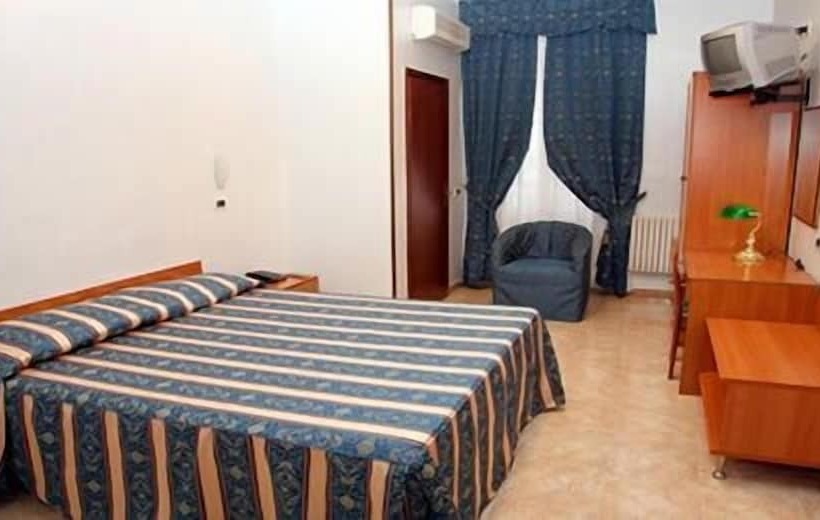 غرفة قياسية فردية, Nizza