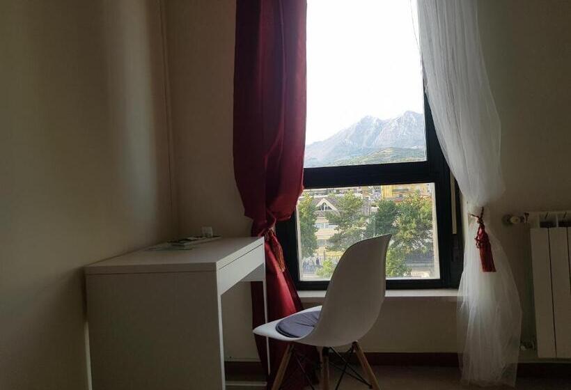 اتاق لوکس, Il Teatro