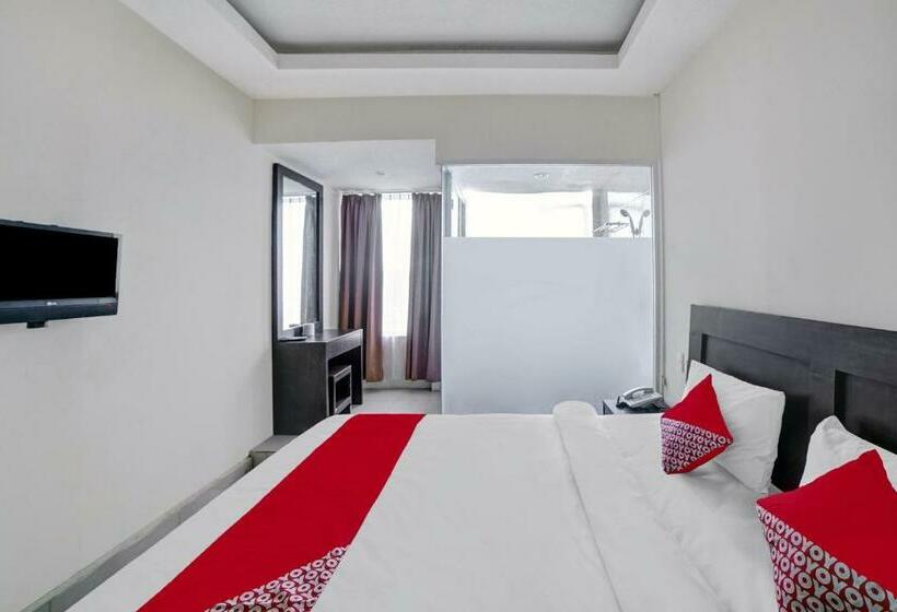 Deluxe Szoba Kind Size Bed, Wesly House