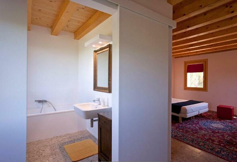 اتاق استاندارد, Ca  Adami