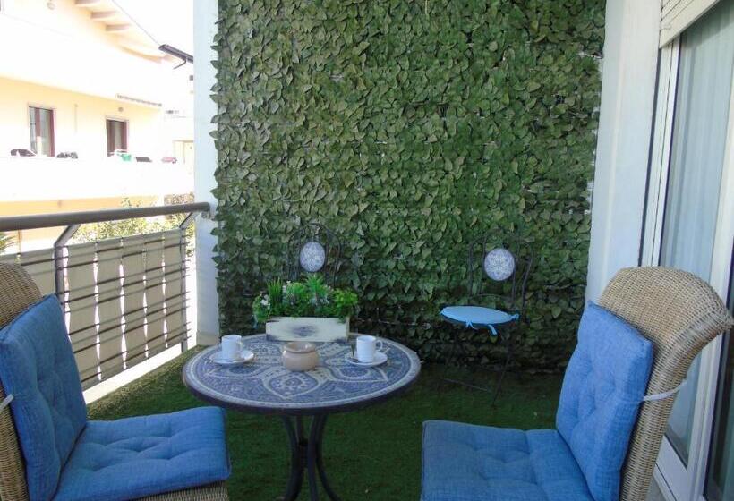 غرفة قياسية ثلاثية مزودة بتراس, B&b Meraviglie D Abruzzo Montesilvano