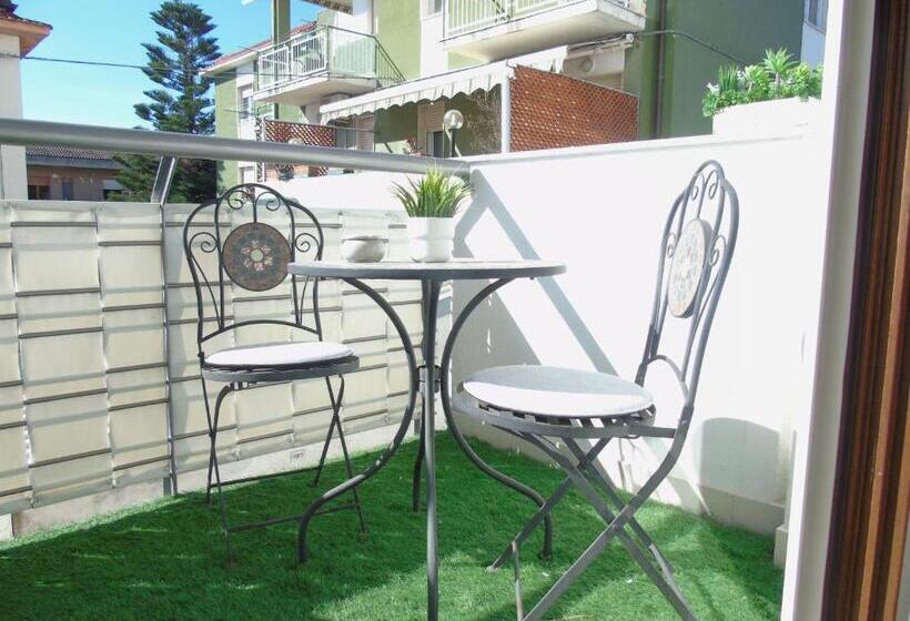 غرفة قياسية مزوَّدة بشُرفة, B&b Meraviglie D Abruzzo Montesilvano