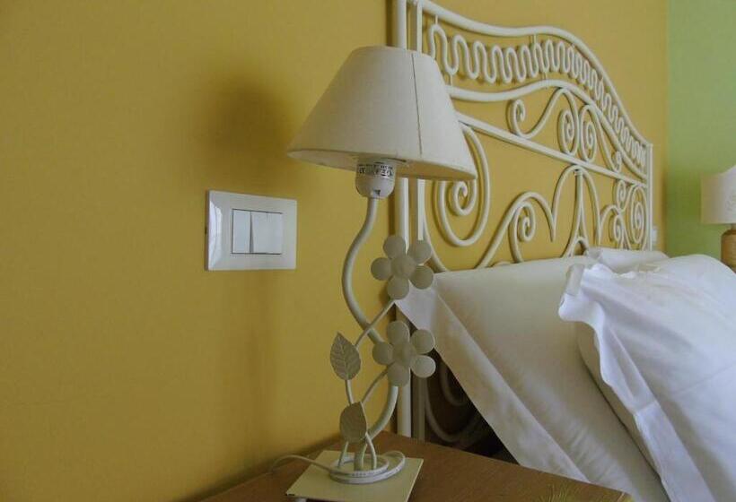 غرفة قياسية مزوَّدة بشُرفة, B&b Meraviglie D Abruzzo Montesilvano