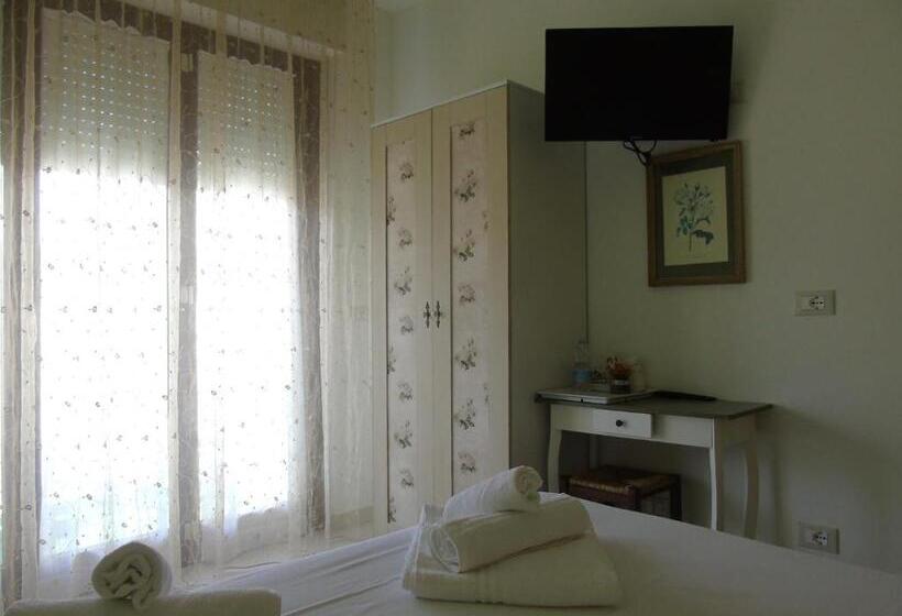 غرفة قياسية مزوَّدة بشُرفة, B&b Meraviglie D Abruzzo Montesilvano