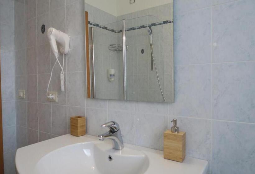 Трехместный Номер Стандарт с Балконом, B&b Meraviglie D Abruzzo Montesilvano