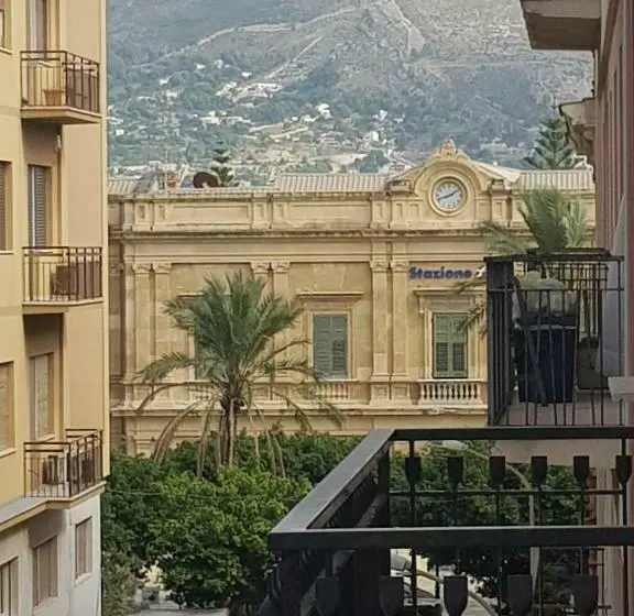 اتاق لوکس چهار تخته, B&b Trapani Mare