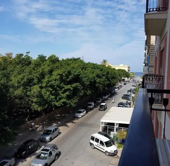 اتاق استاندارد سه تخته با بالکن, B&b Trapani Mare