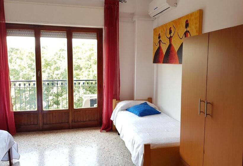 带阳台的三人标准间, B&b Trapani Mare
