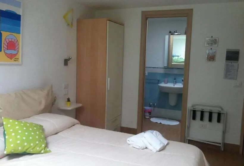 اتاق استاندارد چهار تخته, B&b Celestina Ischia