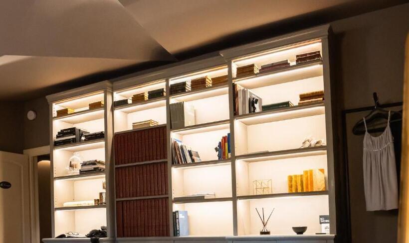 חדר דחוקס עם מיטת קינג, L Americano Luxury Rooms