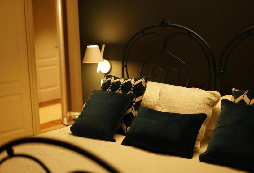 חדק דלוקס עם ג'קוזי, L Americano Luxury Rooms