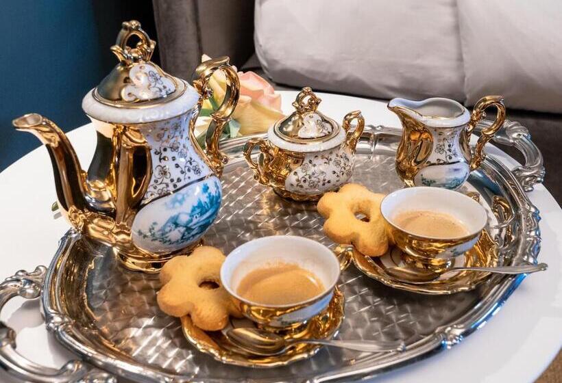 חדר דחוקס עם מיטת קינג, L Americano Luxury Rooms