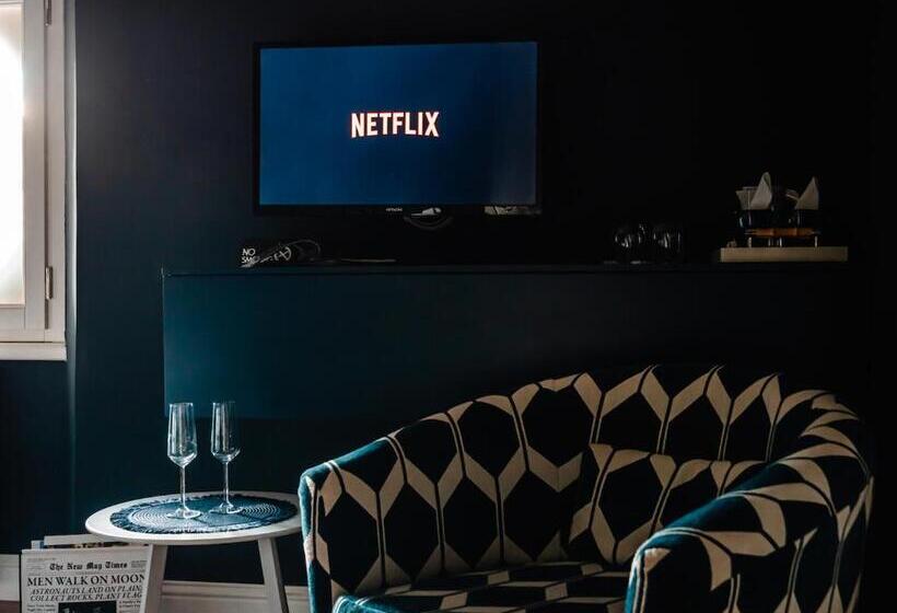 Номер Deluxe с Гидромассажем, L Americano Luxury Rooms
