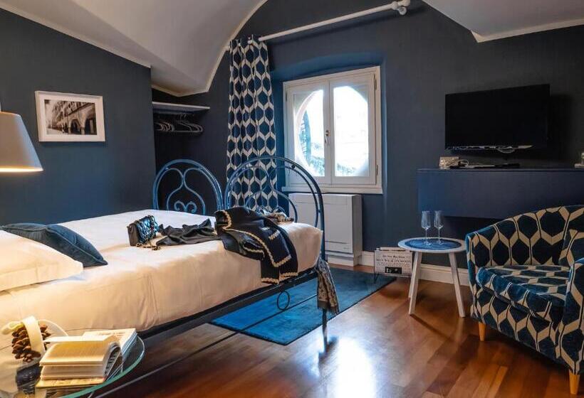 חדק דלוקס עם ג'קוזי, L Americano Luxury Rooms