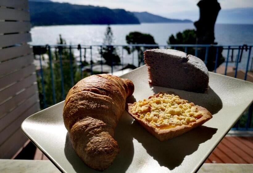 اتاق لوکس با چشمانداز دریا, Villa Edwige B&b