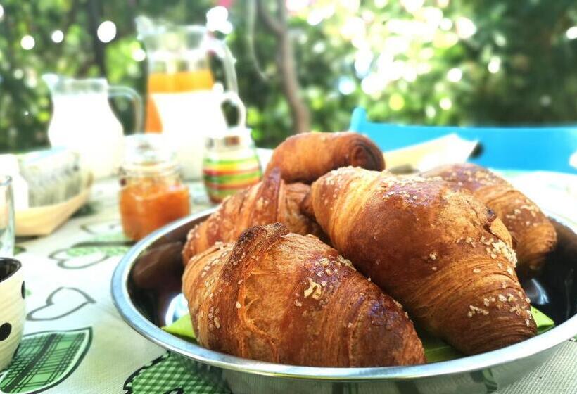 اتاق لوکس با چشمانداز دریا, Villa Edwige B&b