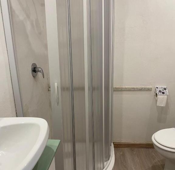 اتاق کلاسیک چهارنفره, Villa Edwige B&b