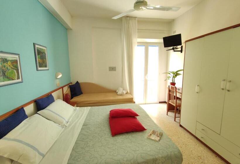 اتاق استاندارد سه نفره, Adria