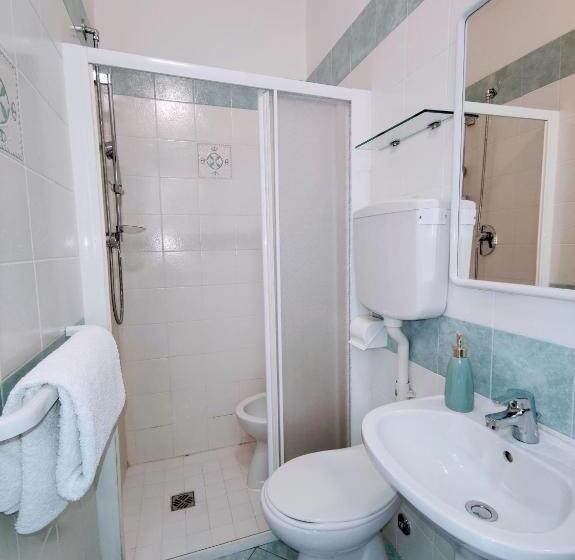 اتاق استاندارد یک نفره, Adria