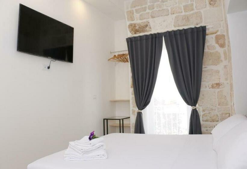 Номер Стандарт с Балконом, La Nicchia B&b