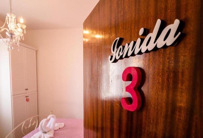 اتاق استاندارد با سرویس بهداشتی مشترک, Casa Mafalda Rooms, Friends And More Affittacamere Guest House