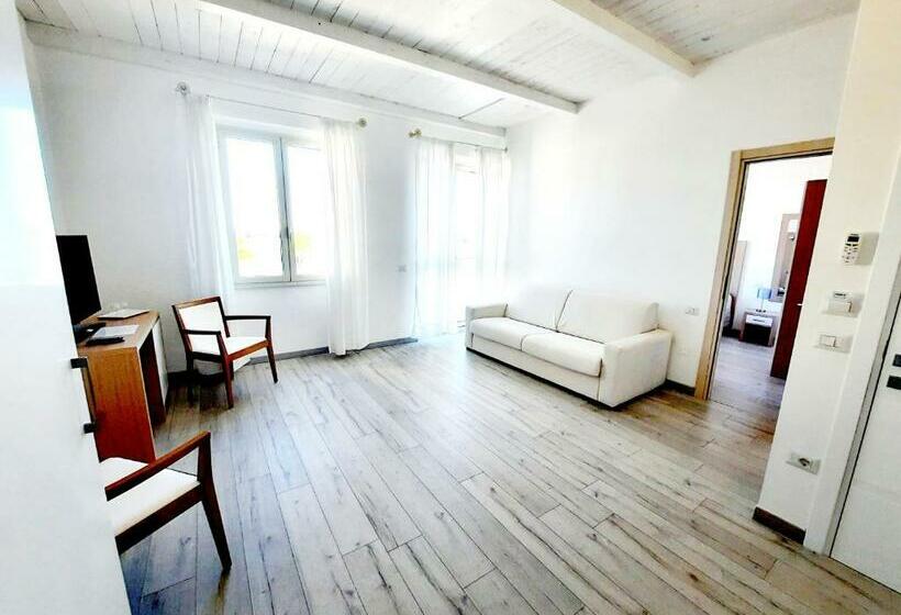 سوییت با چشم‌انداز دریا, La Promenade Rooms & Suites