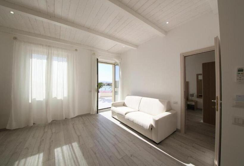 سوییت با چشم‌انداز دریا, La Promenade Rooms & Suites