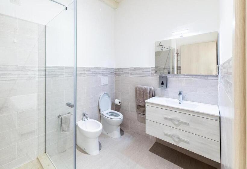اتاق استاندارد, La Promenade Rooms & Suites