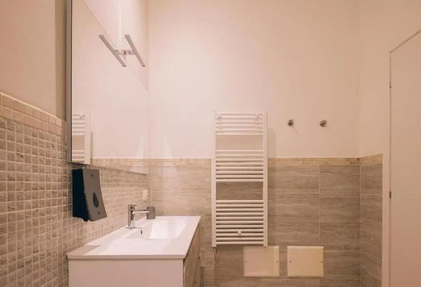 デラックスの４人部屋, La Promenade Rooms & Suites