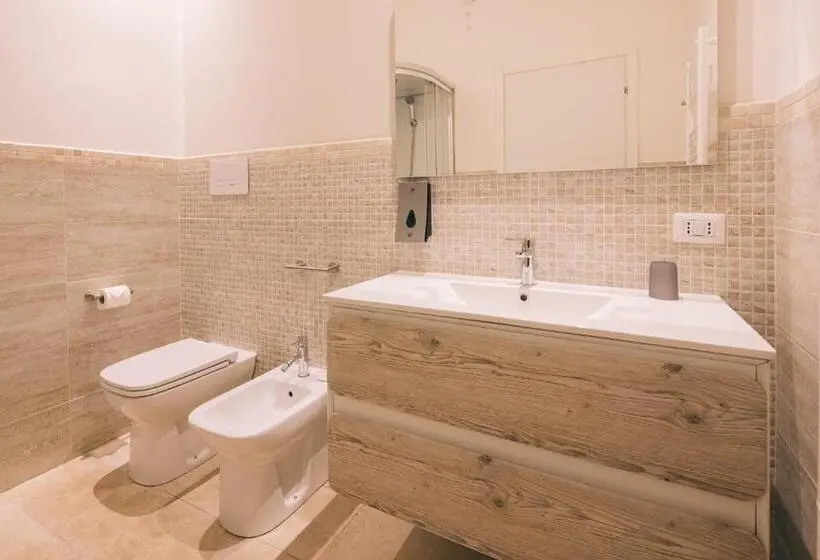 デラックスの４人部屋, La Promenade Rooms & Suites