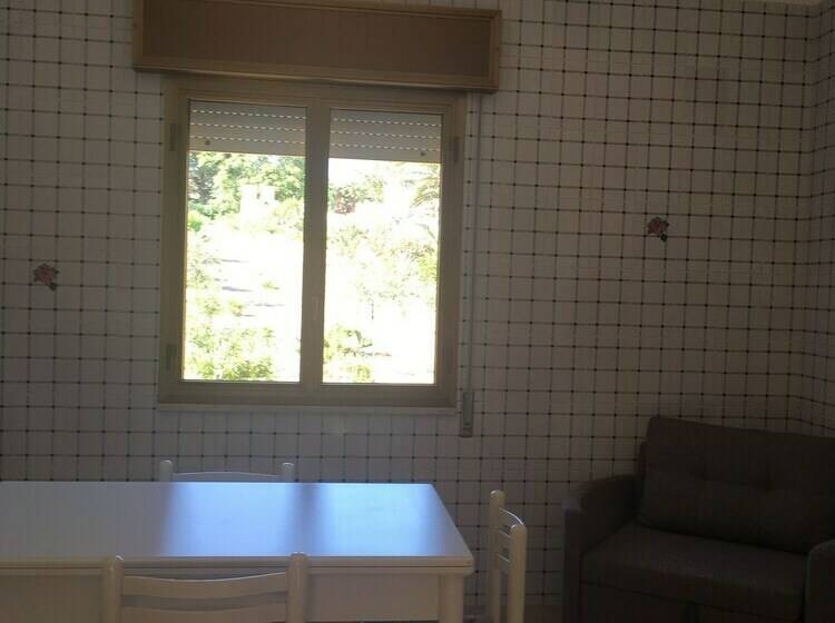 דירת חדר נוף לגינה, Mediterraneo