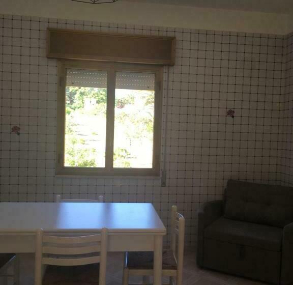 דירת חדר נוף לגינה, Mediterraneo