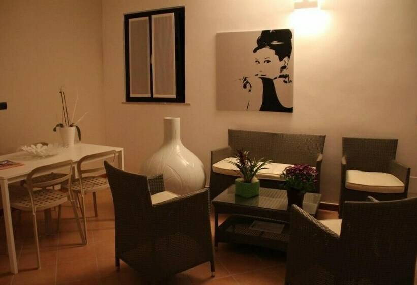 이코노미 룸, Bed And Breakfast Charming House